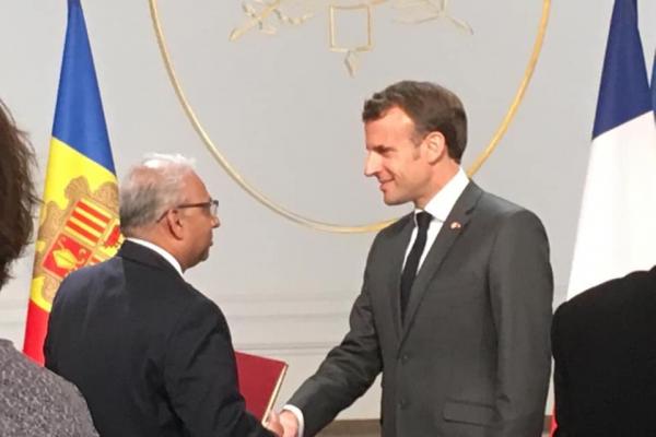 Athauda meets Macron